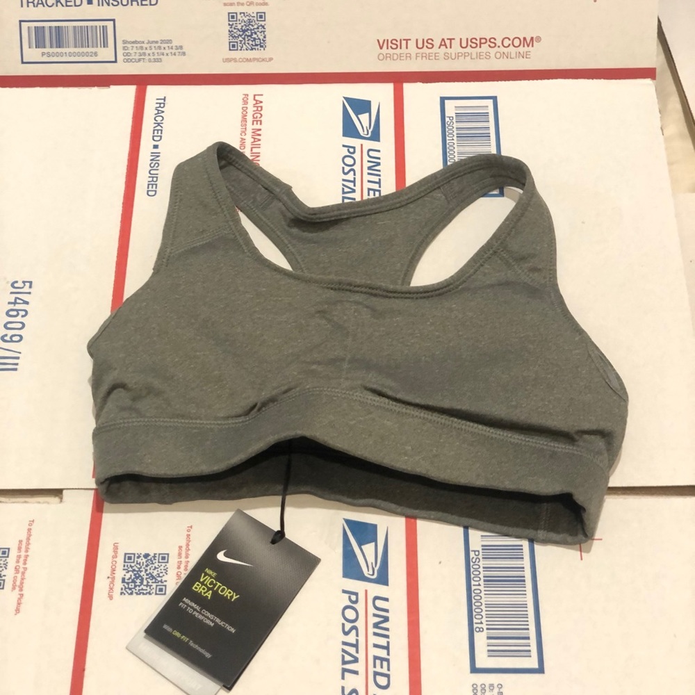 ❤️NWT Nike XS Victory Sports Bra Gray - Picture 5 of 6